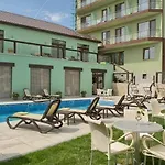 Pinia Eco-hotel 3*