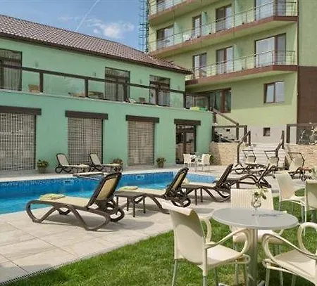 Pinia Eco-hotel 3*