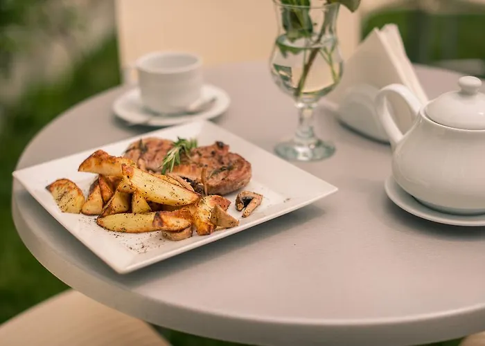 Szálloda Pinia Eco-hotel Odessza