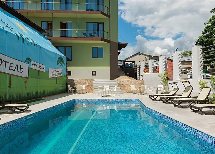 Hotel Pinia Eco-hotel 3*