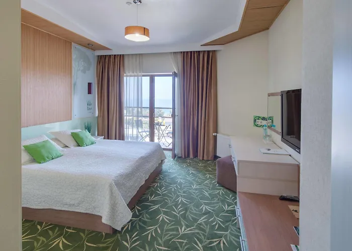 Szálloda Pinia Eco-hotel Odessza