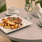 Hotel Pinia Eco-hotel Odessa