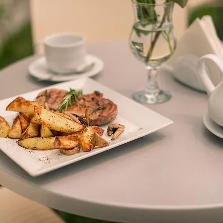 Hotel Pinia Eco-hotel Odessa