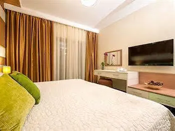 Pinia Eco-hotel 3*
