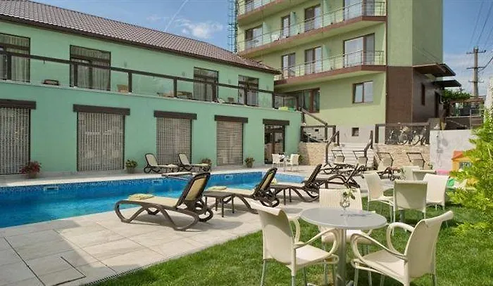 Pinia Eco-hotel 3*